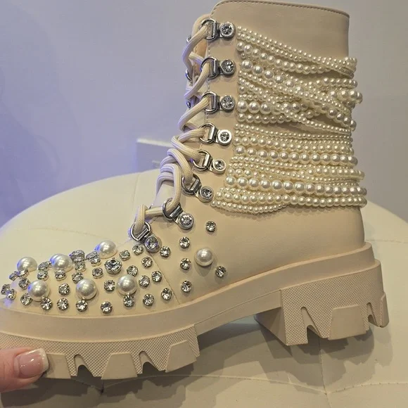 Twinkley Pearl Rhinestone hiking boot AZALEA WANG Beige Off White Shoes  6 1/2 - Picture 6 of 7